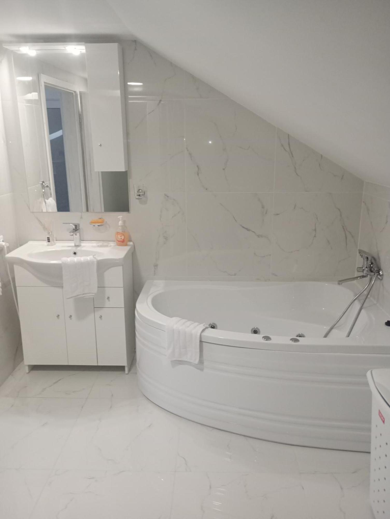Izabella Guest House Sacele Luaran gambar